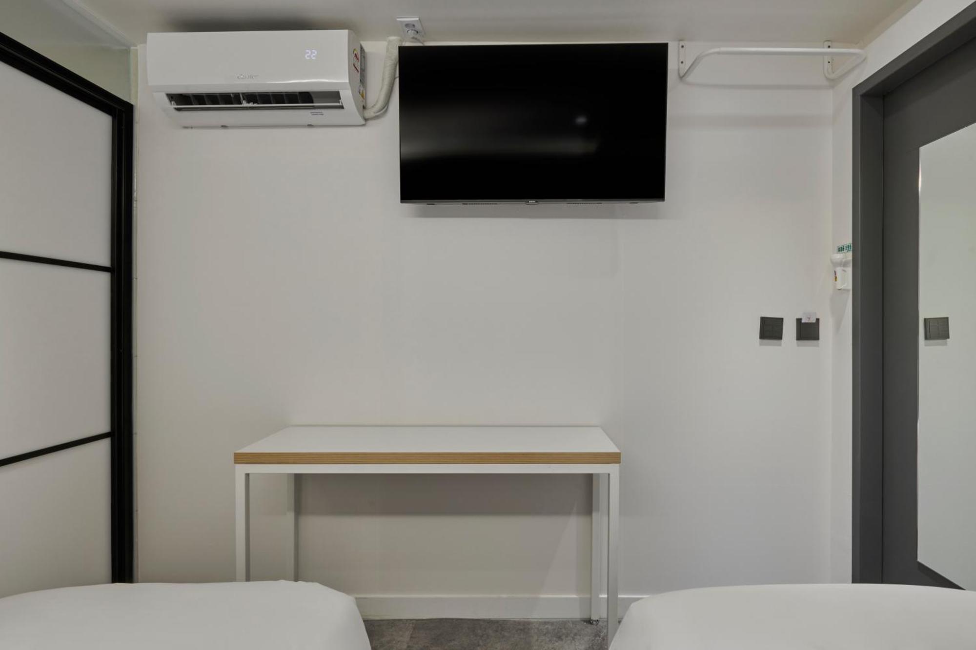 Eight Rest Hostel Myeongdong Сеул Екстер'єр фото