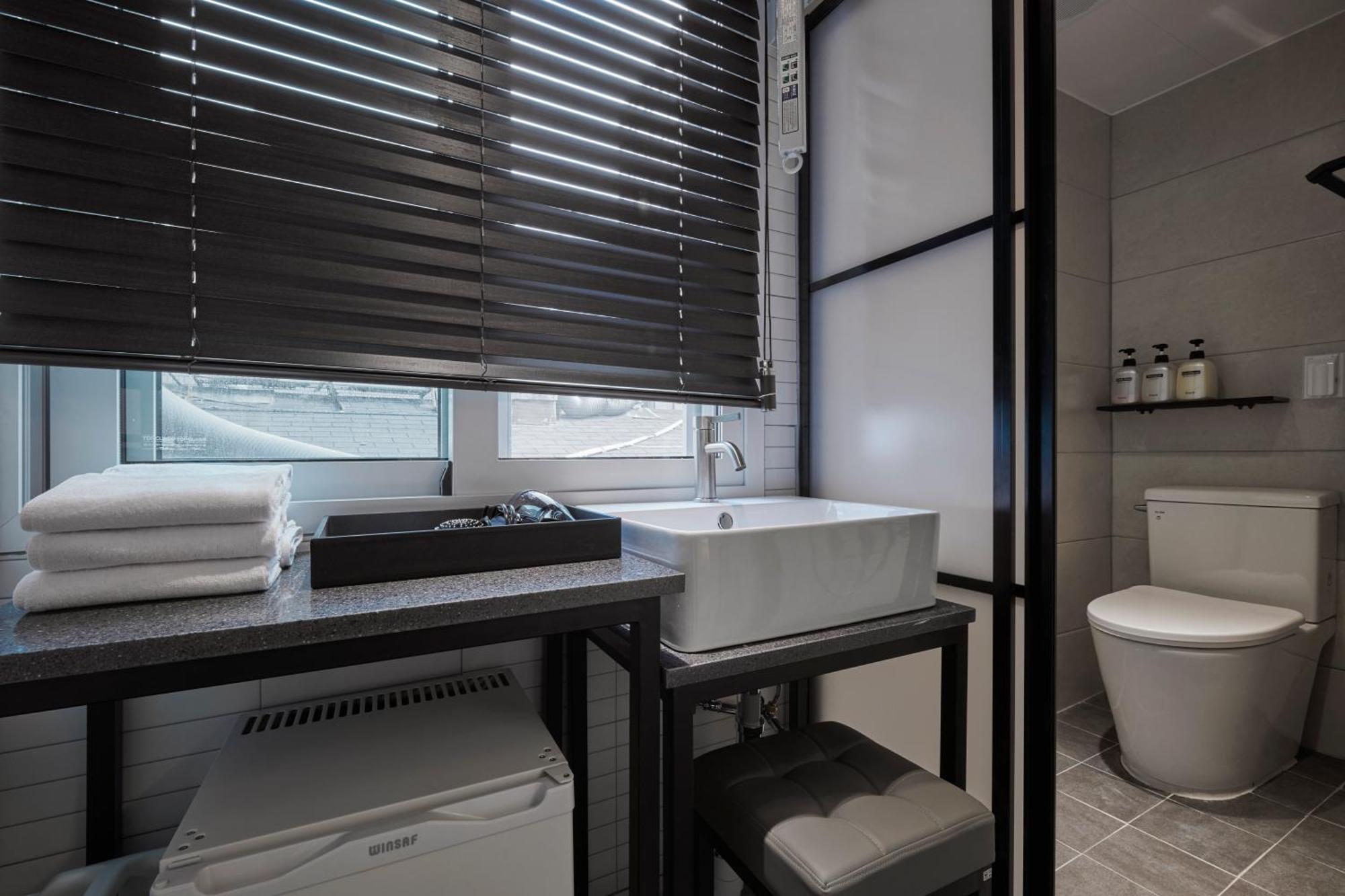 Eight Rest Hostel Myeongdong Сеул Екстер'єр фото