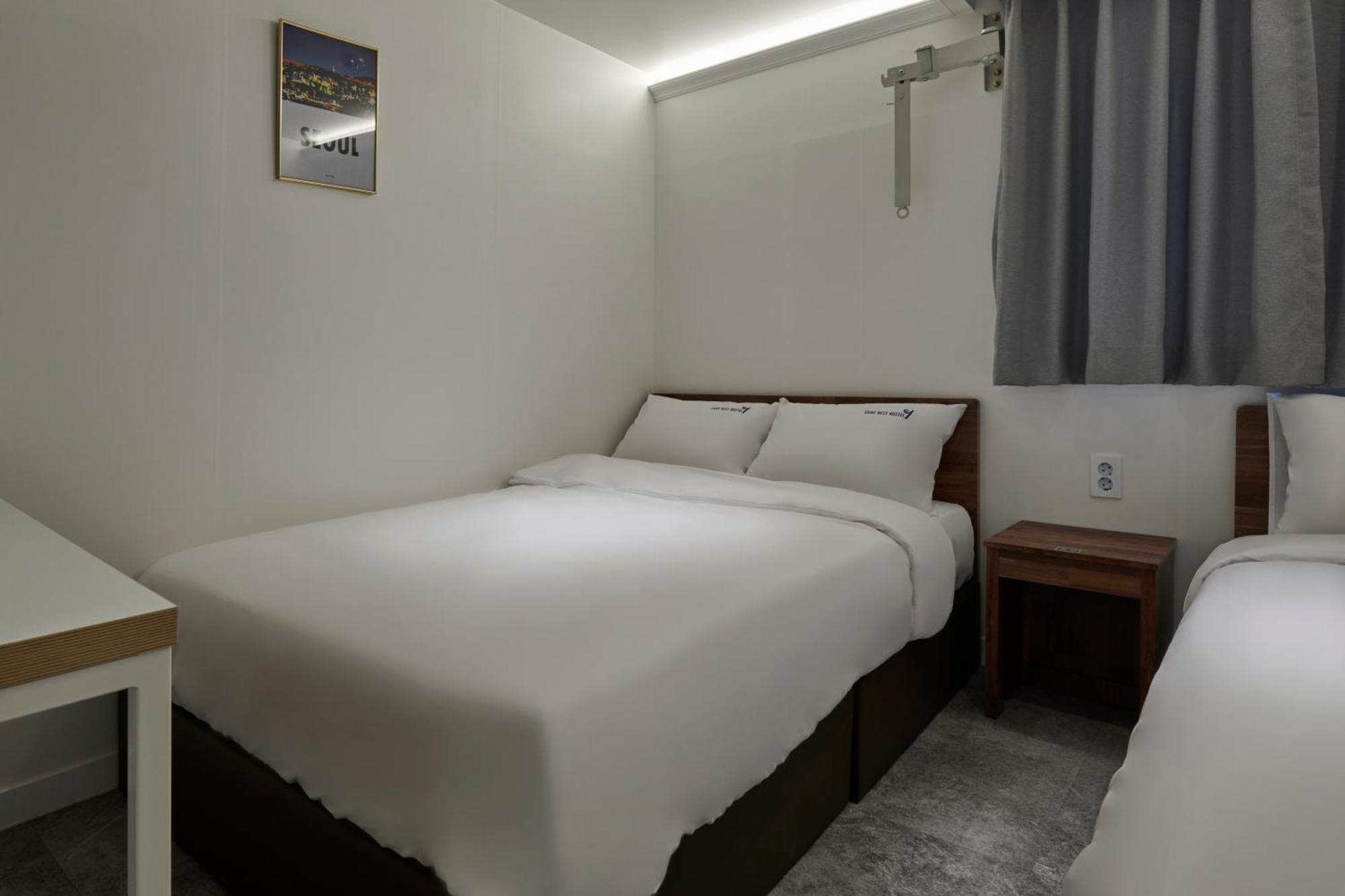 Eight Rest Hostel Myeongdong Сеул Екстер'єр фото