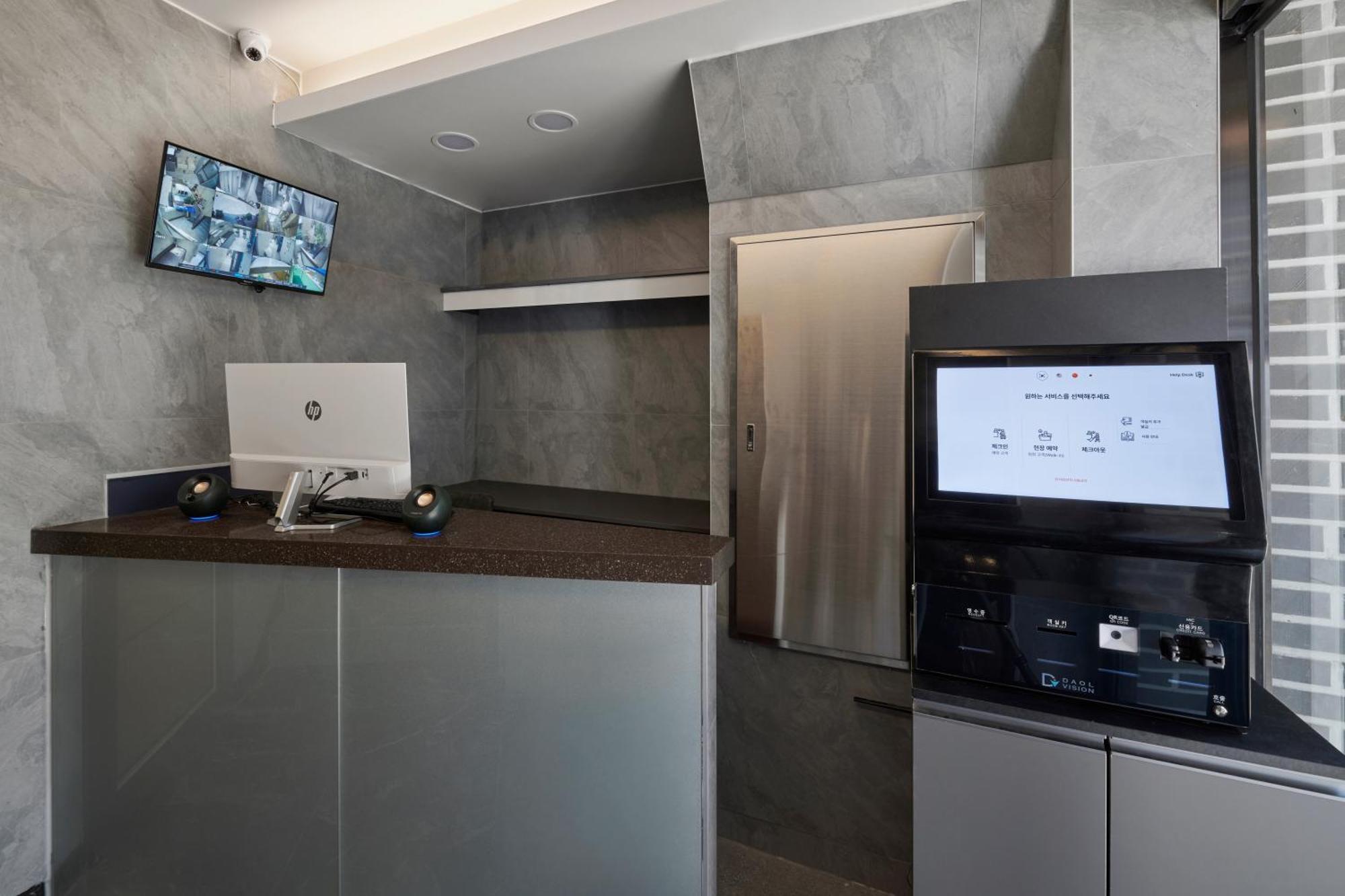Eight Rest Hostel Myeongdong Сеул Екстер'єр фото