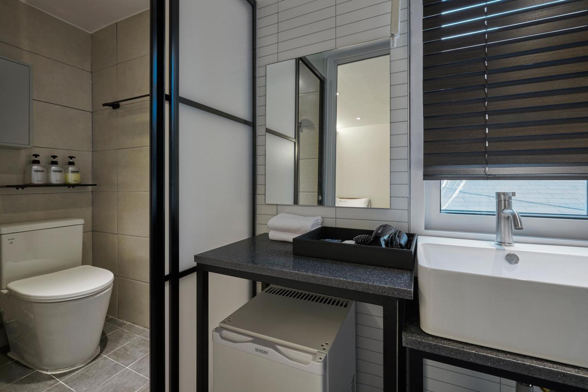 Eight Rest Hostel Myeongdong Сеул Екстер'єр фото