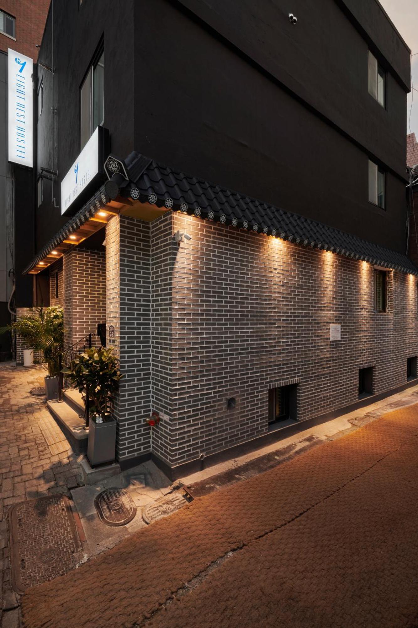 Eight Rest Hostel Myeongdong Сеул Екстер'єр фото